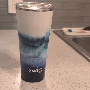 Blue and White Swig Tumbler